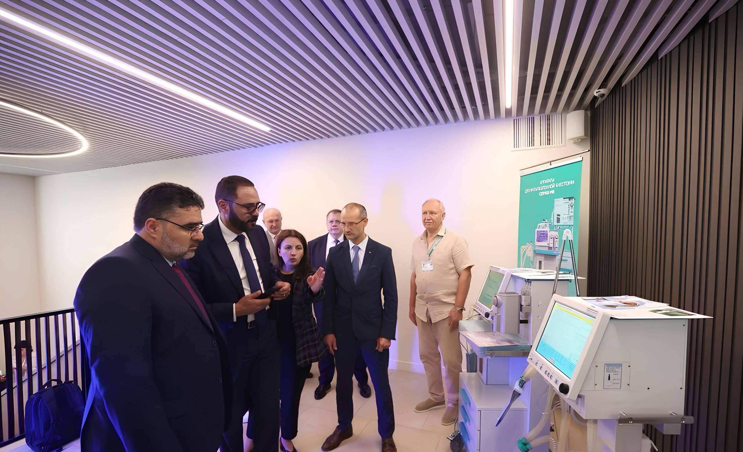 Визит президента Кубы отметил ключевую роль белорусской медтехники на выставке в «Белмедпрепаратах»